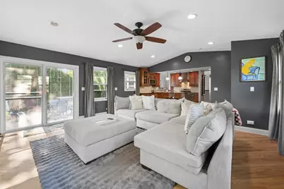 725 Buffalo Circle, Carol Stream, IL 60188 - Photo 11