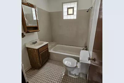 3950 W Montrose Avenue, Chicago, IL 60618 - Photo 13