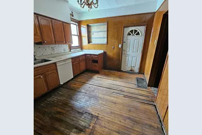 3950 W Montrose Avenue, Chicago, IL 60618 - Photo 5