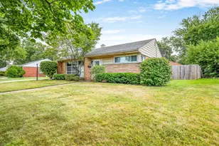 4210 Buckingham Dr, Rockford, IL 61107 - Photo 3