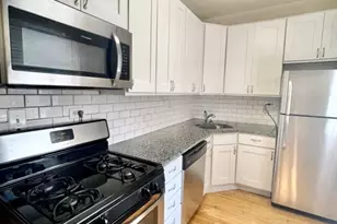 3917 N Southport Ave, Chicago, IL 60613 - Photo 3
