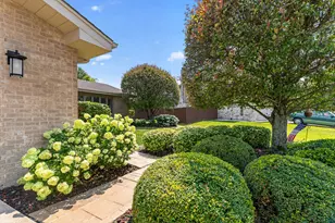 11723 Hidden Brook Ct, Orland Park, IL 60467 - Photo 5