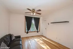 5639 N Karlov Ave, Chicago, IL 60646 - Photo 3