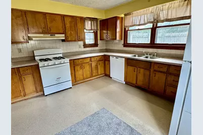 1521 1st Street, Peru, IL 61354 - Photo 7