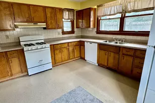 1521 1st St, Peru, IL 61354 - Photo 7