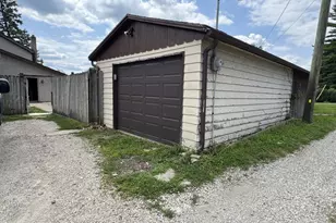 1521 1st St, Peru, IL 61354 - Photo 13