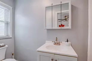 4821 Hull St, Skokie, IL 60077 - Photo 11