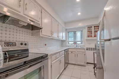 4821 Hull Street #2C, Skokie, IL 60077 - Photo 7