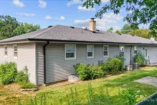 3717 Grandmore Ave, Gurnee, IL 60031 - Photo 3