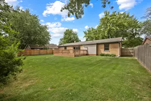 1441 Maple Ln, Elgin, IL 60123 - Photo 27