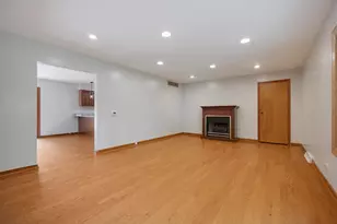 1441 Maple Ln, Elgin, IL 60123 - Photo 7