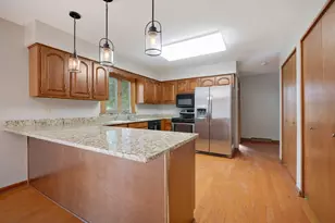 1441 Maple Ln, Elgin, IL 60123 - Photo 11