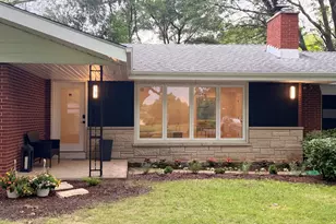 2815 Skyline Dr, Crystal Lake, IL 60012 - Photo 3