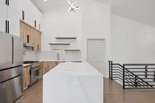 60 E Hattendorf Ave, Roselle, IL 60172 - Photo 9