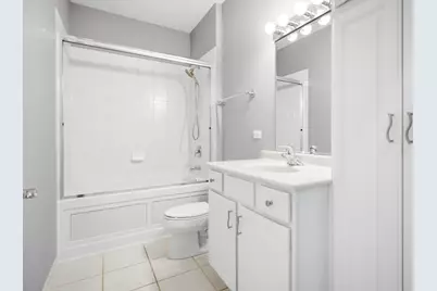 60 E Hattendorf Avenue, Roselle, IL 60172 - Photo 17