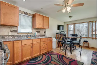 8240 S Woodlawn Avenue, Chicago, IL 60619 - Photo 3