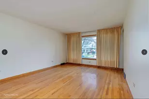 8240 S Woodlawn Ave, Chicago, IL 60619 - Photo 11
