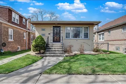 8240 S Woodlawn Avenue, Chicago, IL 60619 - Photo 1