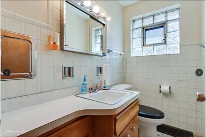 8240 S Woodlawn Avenue, Chicago, IL 60619 - Photo 15