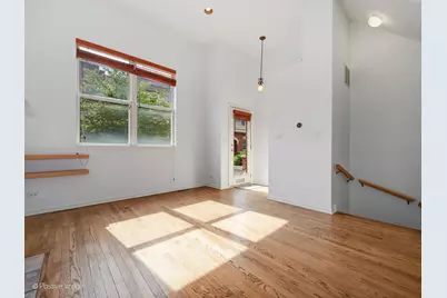 3643 W Cornelia Avenue #B, Chicago, IL 60618 - Photo 5