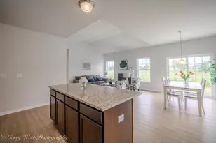 347 N Aspen Dr, Cortland, IL 60112 - Photo 15