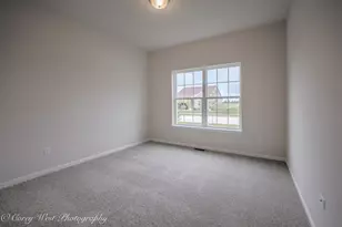 347 N Aspen Dr, Cortland, IL 60112 - Photo 9