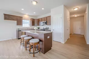 347 N Aspen Dr, Cortland, IL 60112 - Photo 13