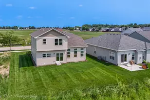 359 N Aspen Dr, Cortland, IL 60112 - Photo 5