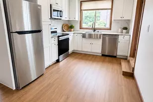 2821 W 102nd Street SW, Evergreen Park, IL 60805 - Photo 3