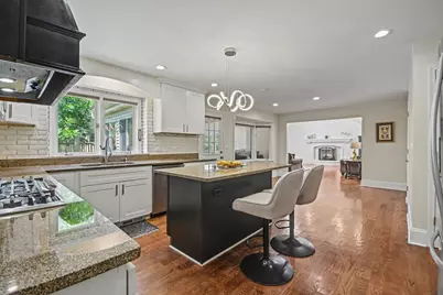 615 E Bailey Road, Naperville, IL 60565 - Photo 9