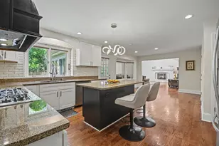 615 E Bailey Rd, Naperville, IL 60565 - Photo 9