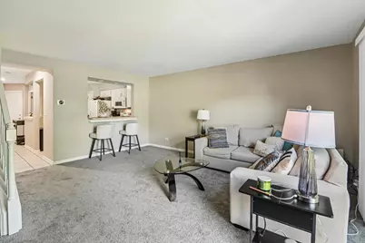 421 Lakeview Circle, Bolingbrook, IL 60440 - Photo 5