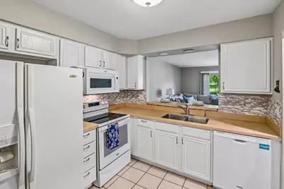 421 Lakeview Circle, Bolingbrook, IL 60440 - Photo 7