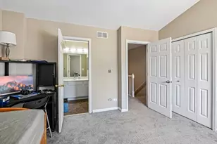 421 Lakeview Cir, Bolingbrook, IL 60440 - Photo 15