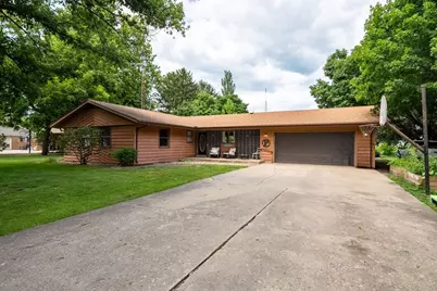 204 E Koopman Drive, Flanagan, IL 61740 - Photo 1