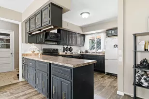204 E Koopman Dr, Flanagan, IL 61740 - Photo 7