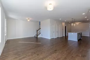 166 Roman Ln, Hawthorn Woods, IL 60047 - Photo 5