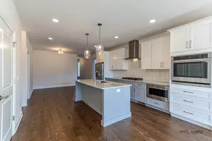 166 Roman Ln, Hawthorn Woods, IL 60047 - Photo 7