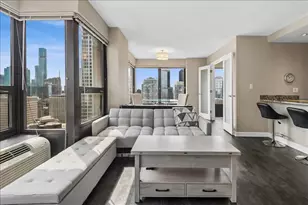 30 E Huron St, Chicago, IL 60611 - Photo 3