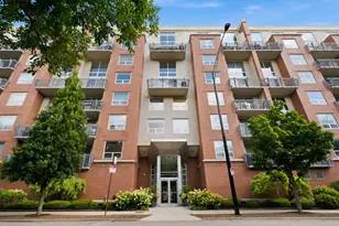 1100 W Montrose Ave, Chicago, IL 60613 - Photo 1