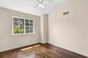 1428 Somerset Ct, Mundelein, IL 60060 - Photo 13