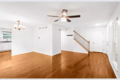 912 Matthew Court, Naperville, IL 60540 - Photo 3