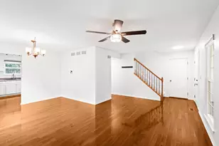 912 Matthew Ct, Naperville, IL 60540 - Photo 3