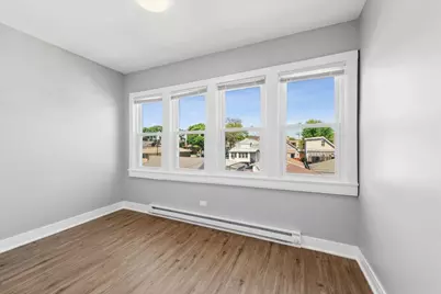 4854 W Winnemac Avenue, Chicago, IL 60630 - Photo 7