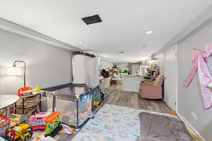 4854 W Winnemac Ave, Chicago, IL 60630 - Photo 17