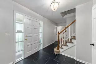 612 Burning Tree Ln, Naperville, IL 60563 - Photo 5