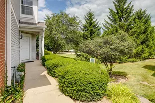 1270 Oriole Ct, Round Lake, IL 60073 - Photo 3