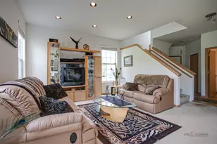 1270 Oriole Ct, Round Lake, IL 60073 - Photo 5