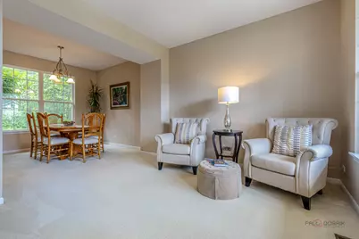 220 Meadowlark Circle, Lindenhurst, IL 60046 - Photo 3