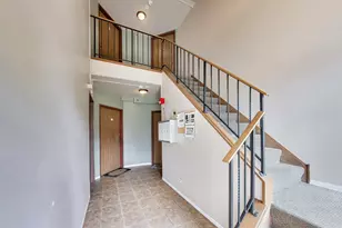 66 Gant Cir, Streamwood, IL 60107 - Photo 3
